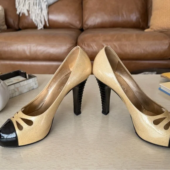 CHANEL Gold Sparkle Cut Out Black Cap Toe Patent Leather Heels - Picture 2 of 6